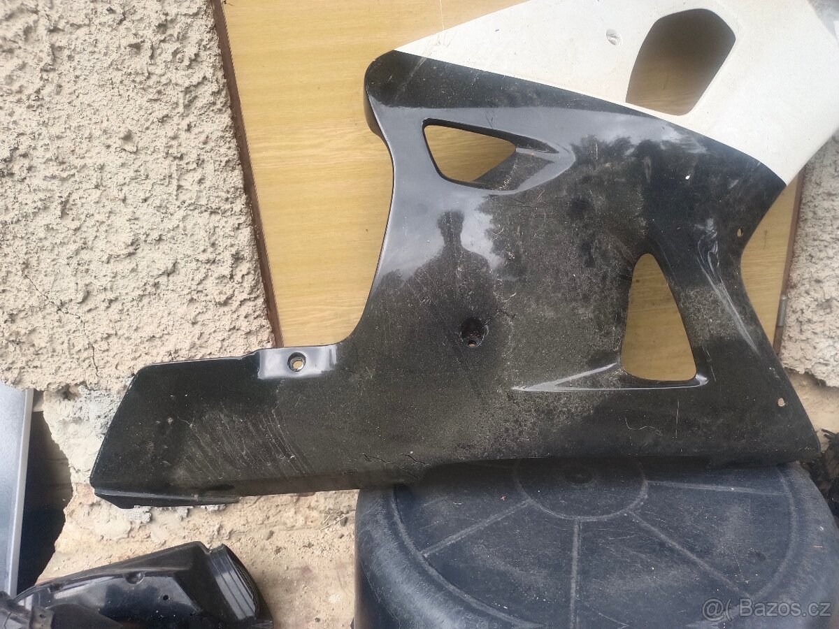 Suzuki GSX-R K1 náhradní díly #8 - 16