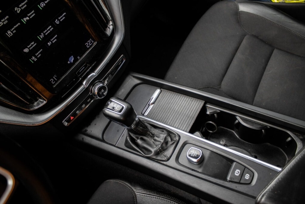 Volvo XC60 D4 Momentum, 140kW (2019) - 16