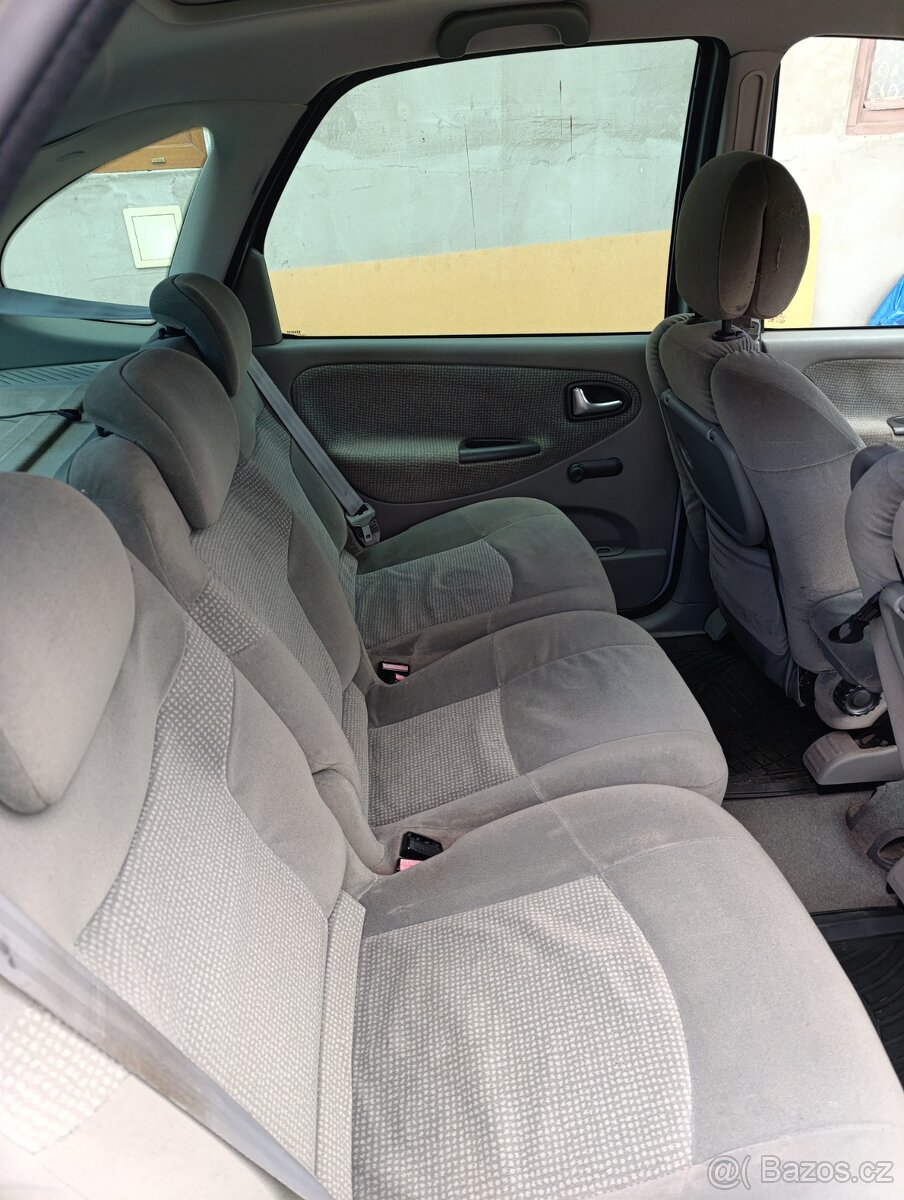 Renault Scénic - 16