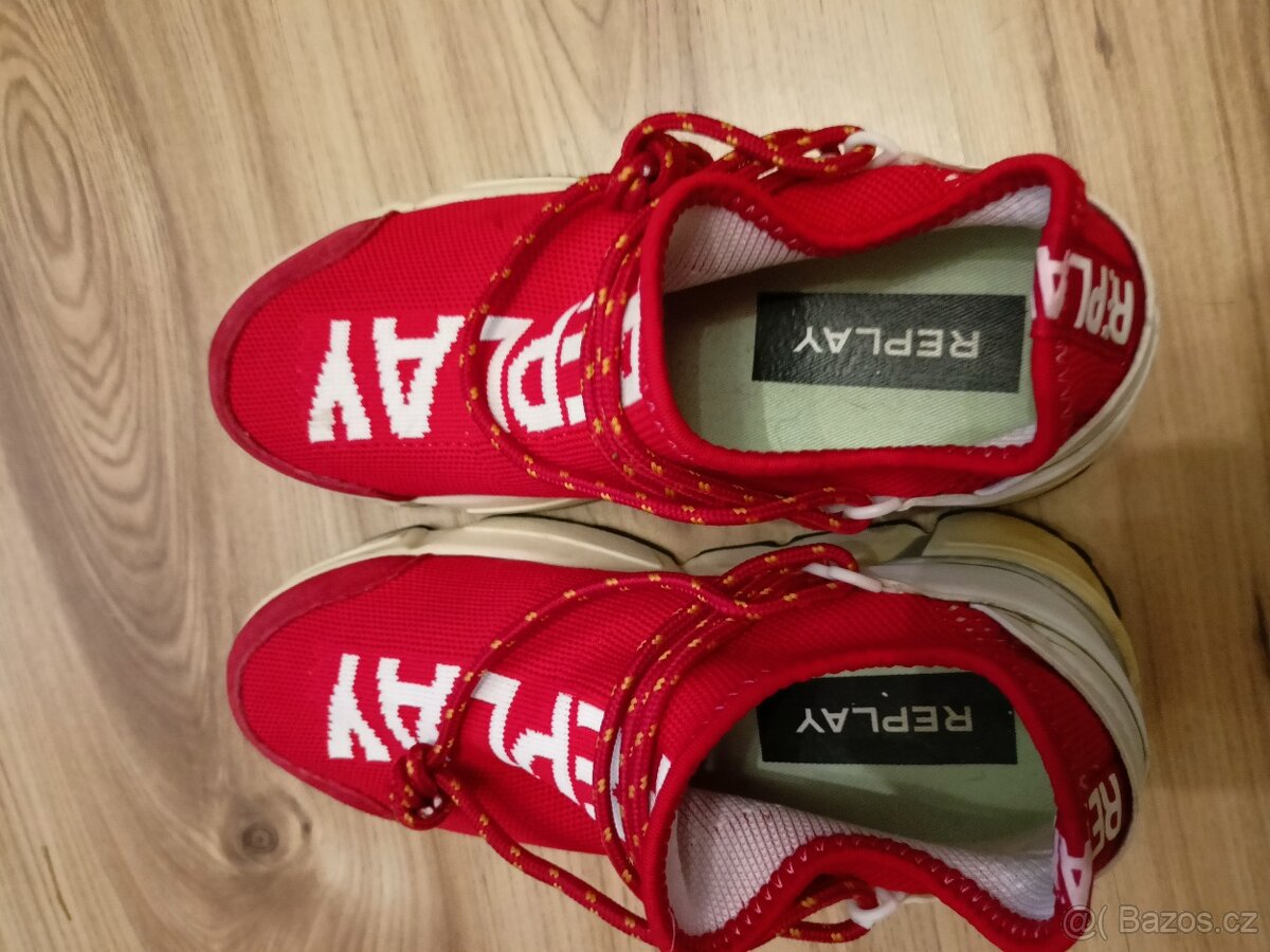 Různé značky a druhy bot - 16