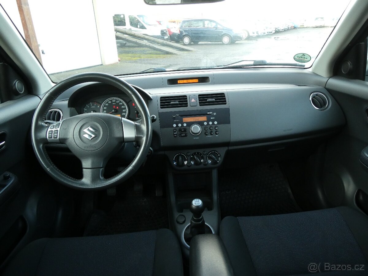 Suzuki Swift 1.3i 68 kW 4x4, klima, serviska - 16