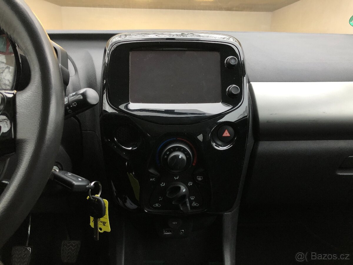 PEUGEOT 107 1.2 VT-I - 16