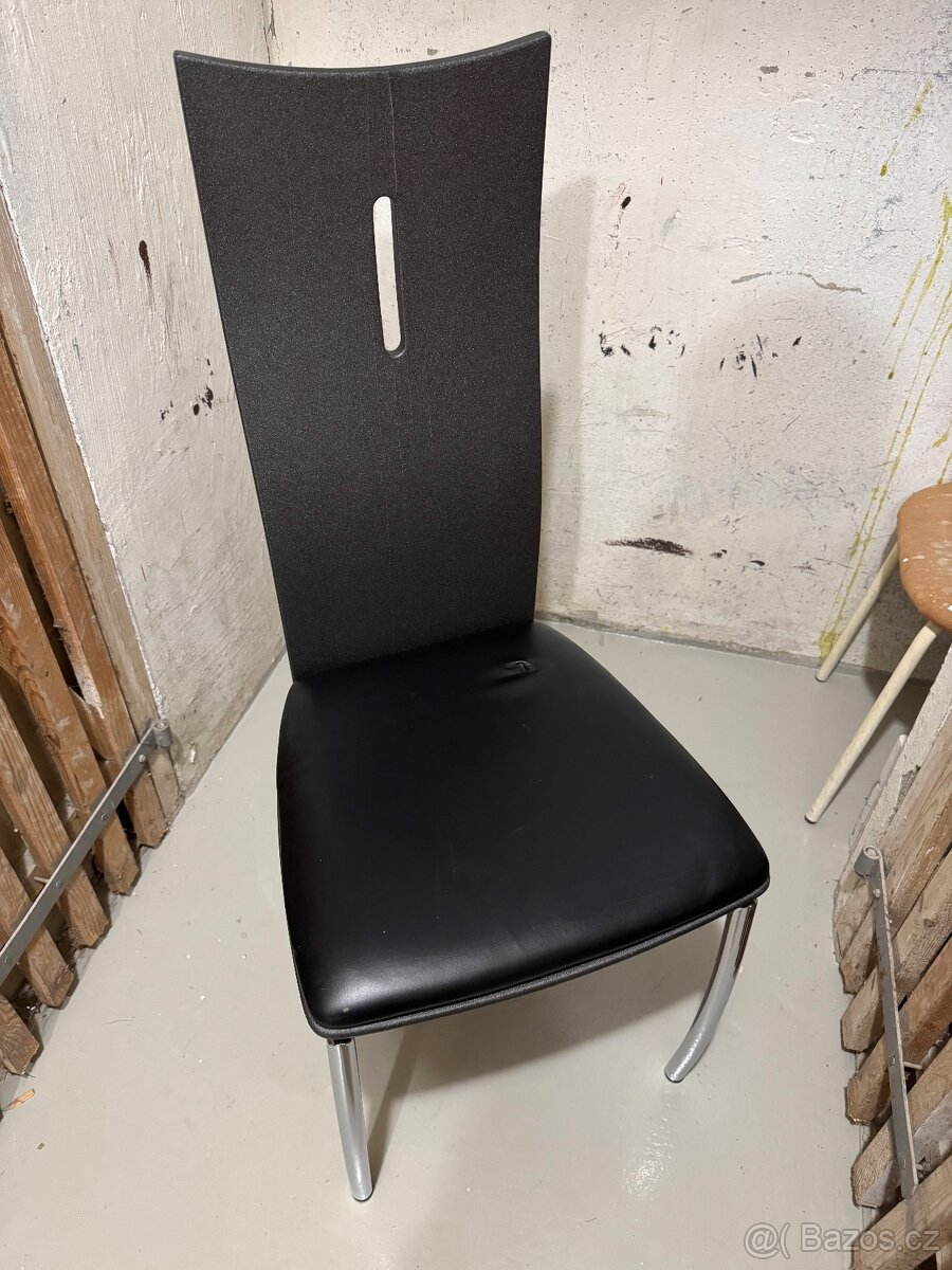 Skleněný stůl a 4 židle - 16