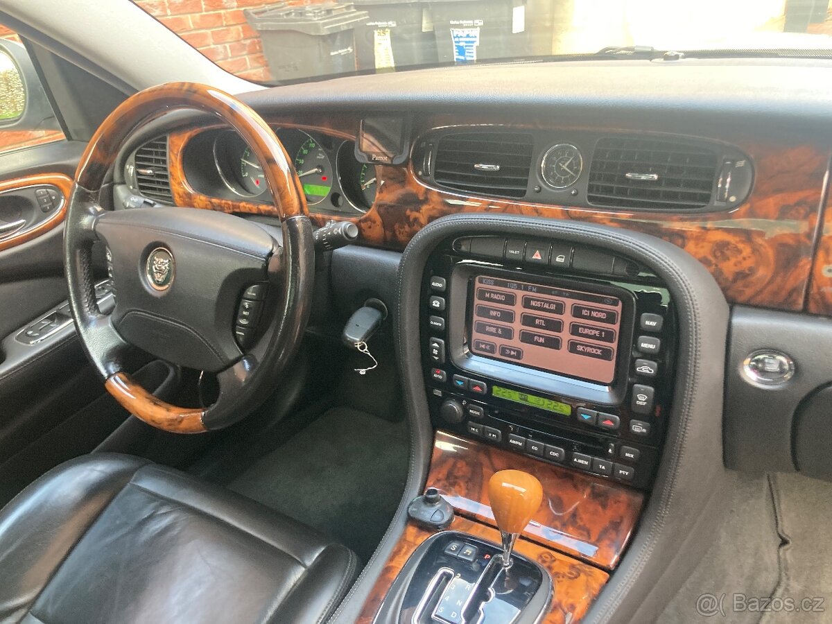 Jaguar Xj8 4.2 219kw r.v-2005 - 16