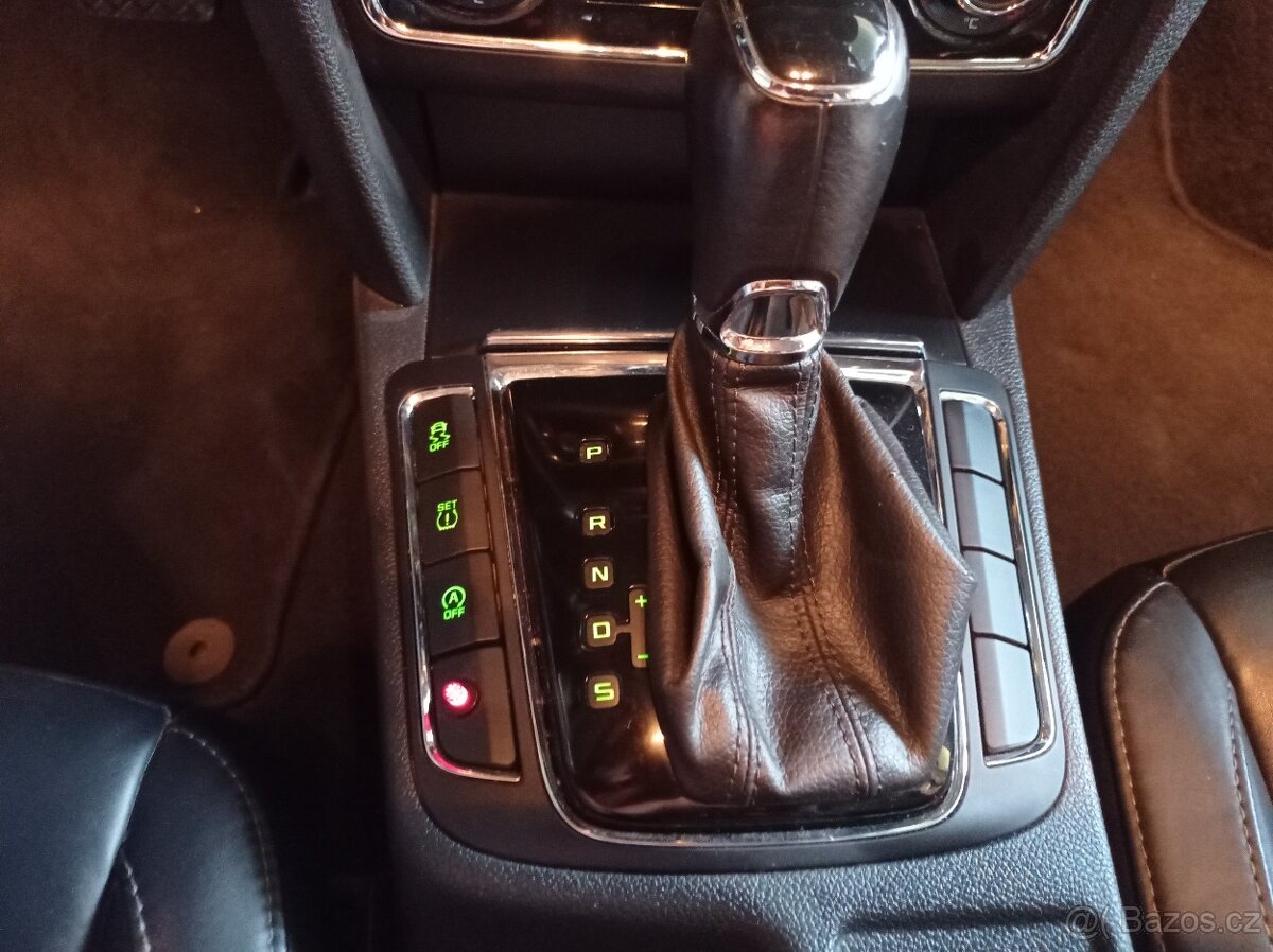 ŠKODA Superb 2 combi 2.0 TDI CR 103kW DSG NAVIGACE KRÁSNÝ. - 16