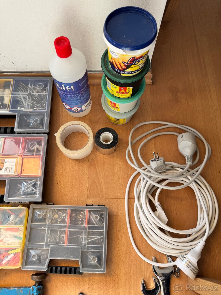 Nářadí a potřeby do domácnosti - 16