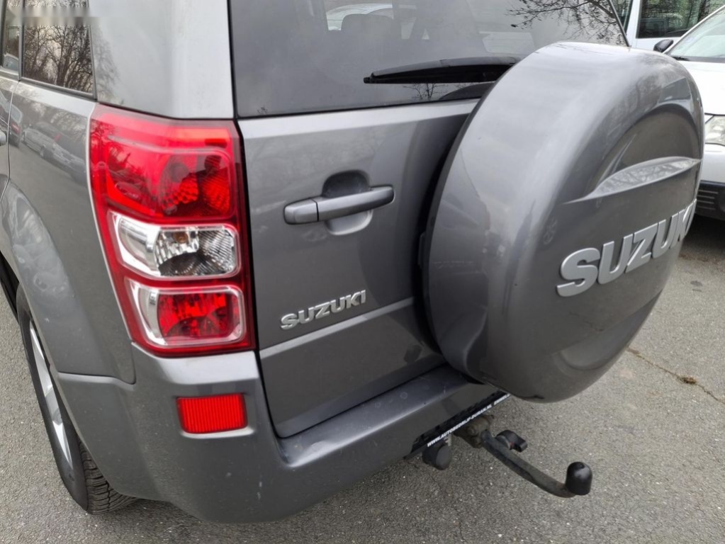 Suzuki Grand Vitara,2.0 benzin Rezervace 1 - 16