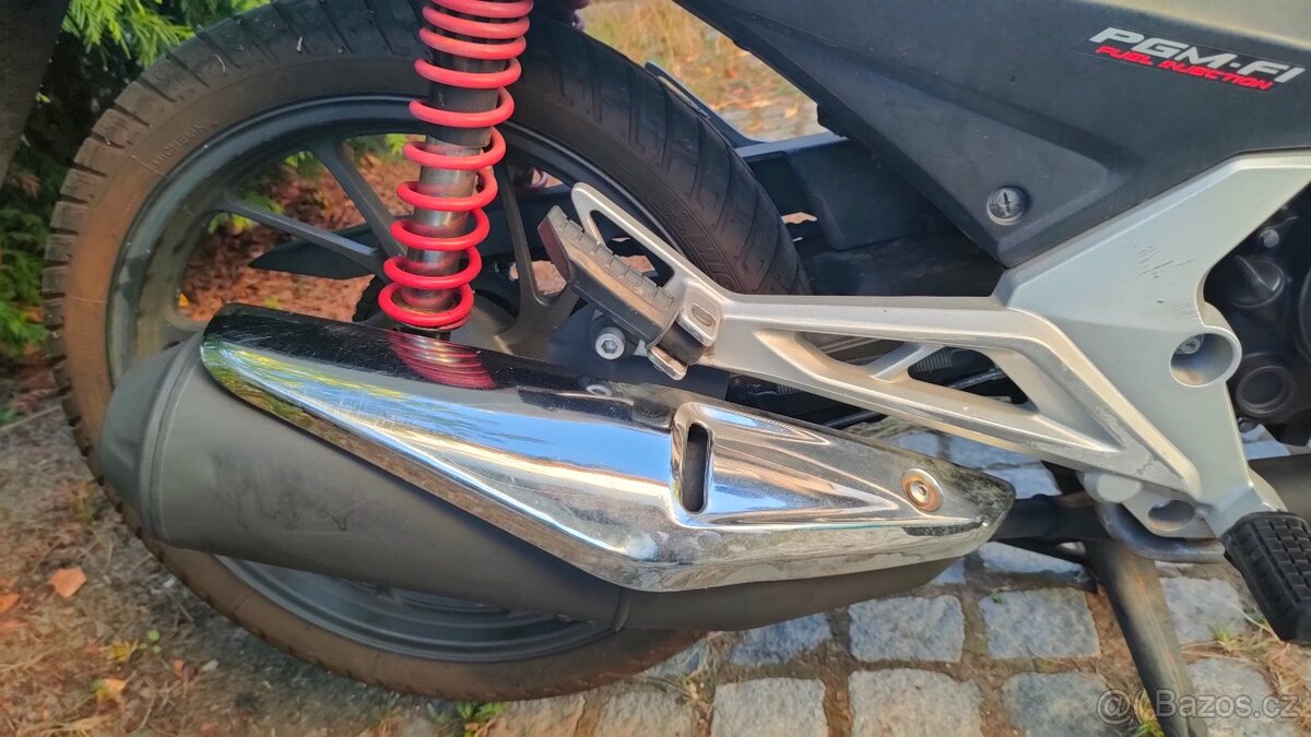 Honda CB 125 F - 16