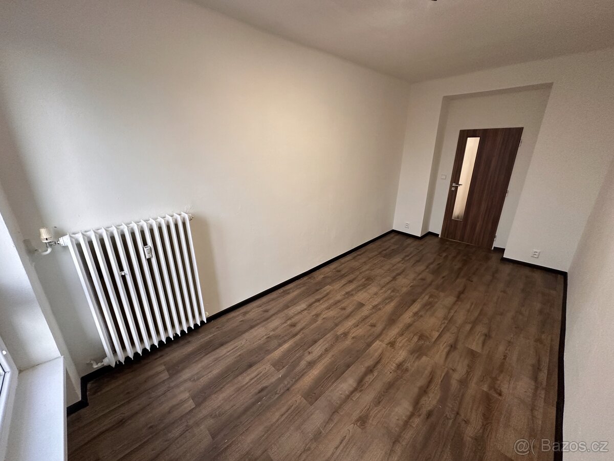 Pronájem prostorného bytu 3+1 Lovosice, ulice Terezínská - 16