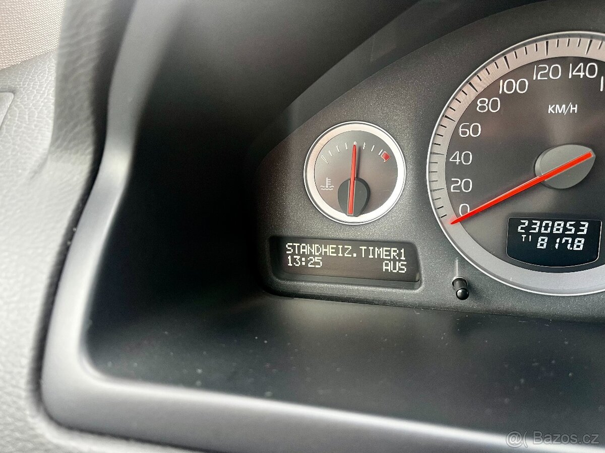 Volvo XC90 D5 147kW 2014 DVD Tažné WEBASTO 7 míst NAVI XENON - 16