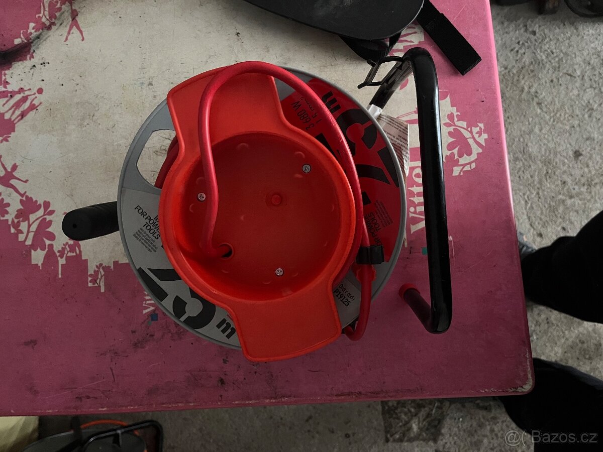 Vybavení dílny a zahrady - 16