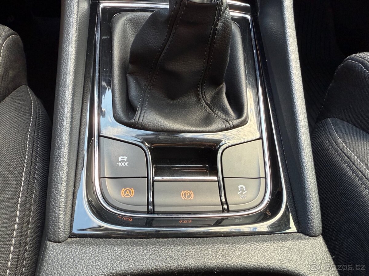 Škoda Karoq TSI Style • 6/2020 • 110 kw • Webasto • Tažné - 16