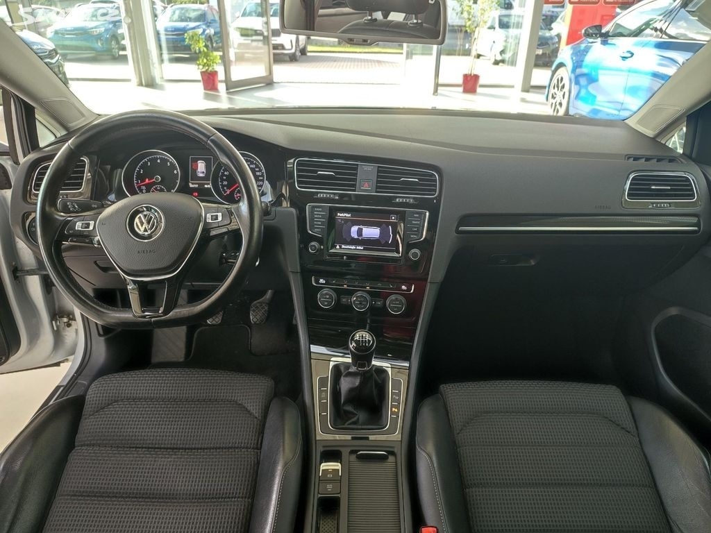 VW Golf TSI Po velké slevě - 16