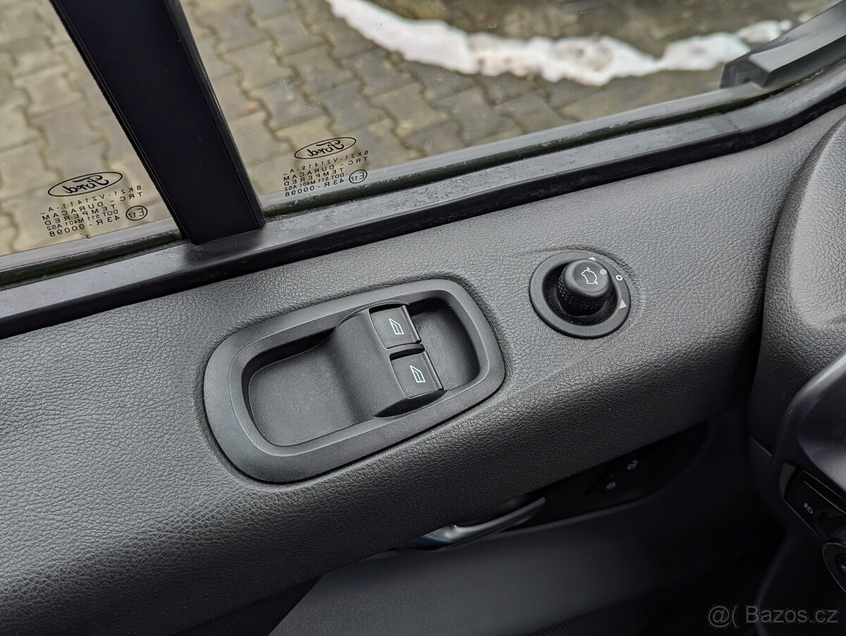 Ford Transit Custom 2.2 TDCi 8 MÍST, TEMPOMAT, PDC - 16