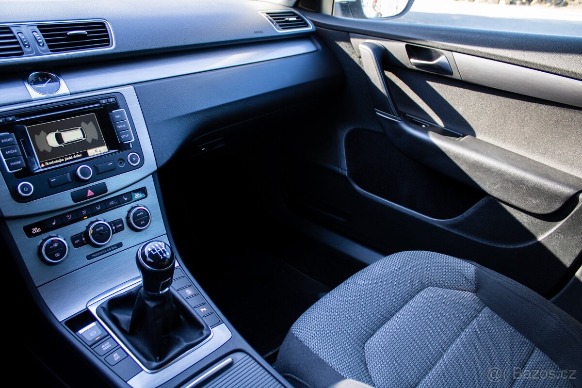 Volkswagen Passat 2012 - 16