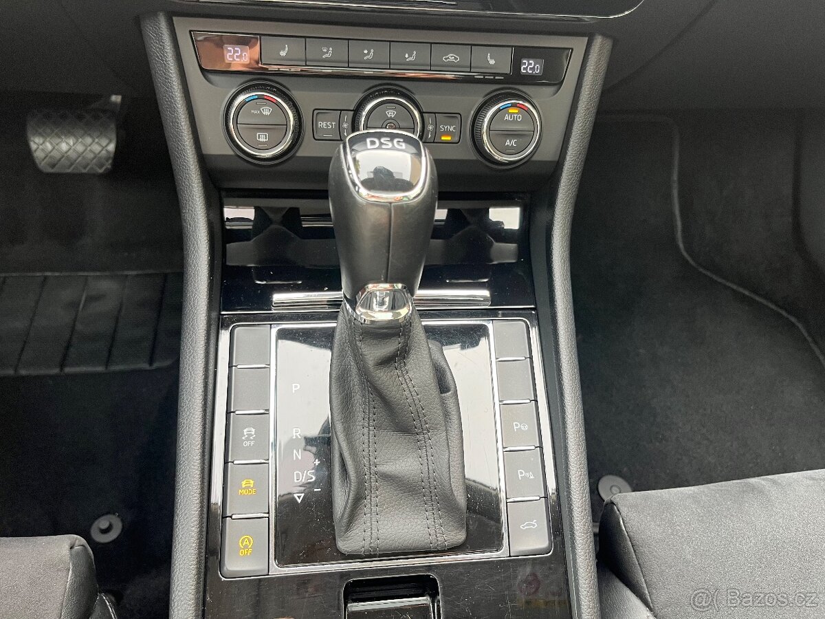 SUPERB 3 2.0TDI 140kw MAX VÝBAVA PANORAMA TOP STAV - 16