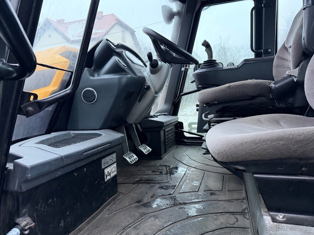 JCB FASTRAC 3230 Dovoz Nemecko RV 2014 - 16