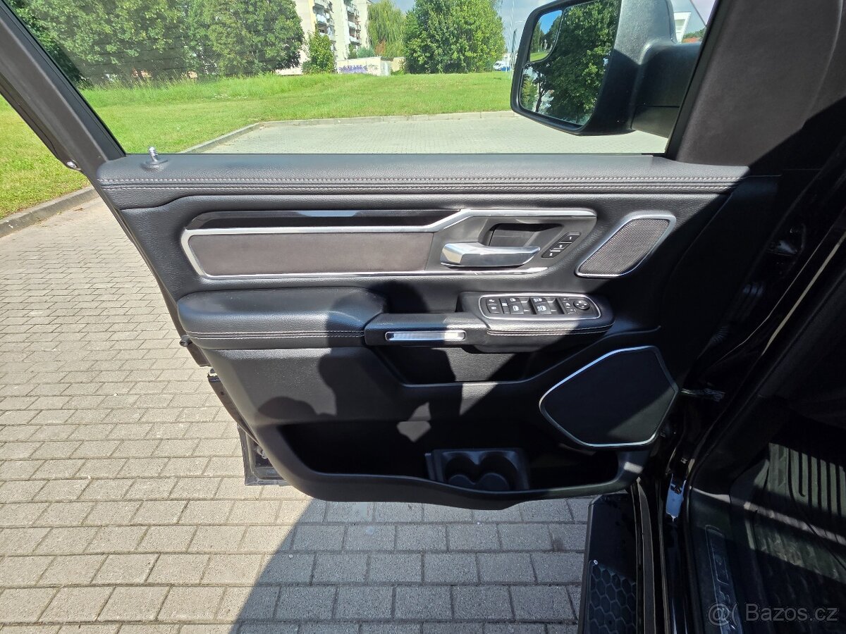 DODGE RAM 5.7 HEMI E-TORQUE FULL OPCJA PANORAMA FULL LED - 16