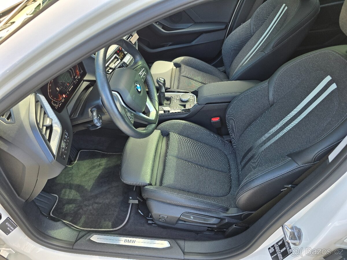 ⭐BMW Řada 1 /118d/110kw/2022/LED/PANORAMA⭐ - 16
