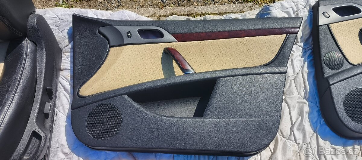 Peugeot 407 interiér - 16