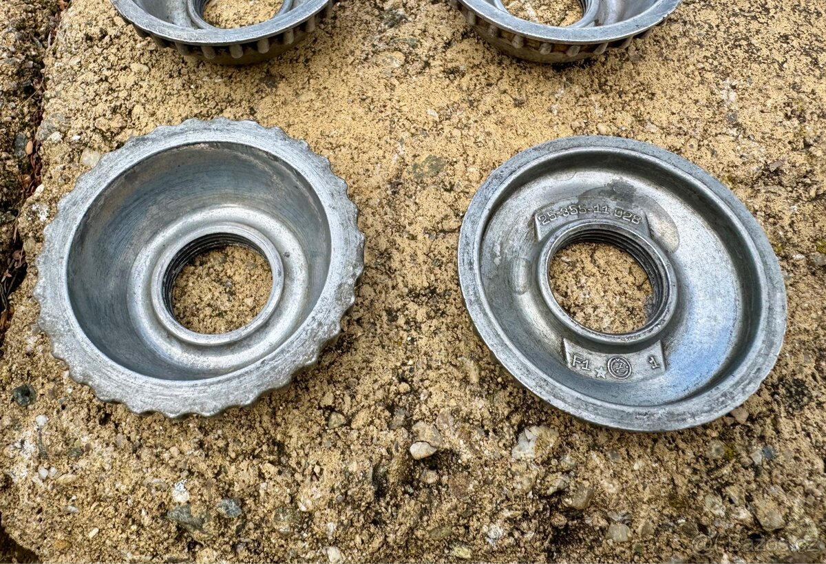 Jawa ČZ kyvacka, ČZ - matice krytu karburatoru - 16