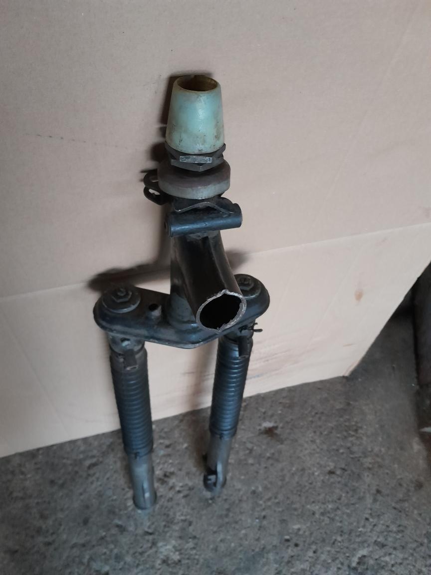 Jawa 90,rám+díly - 16