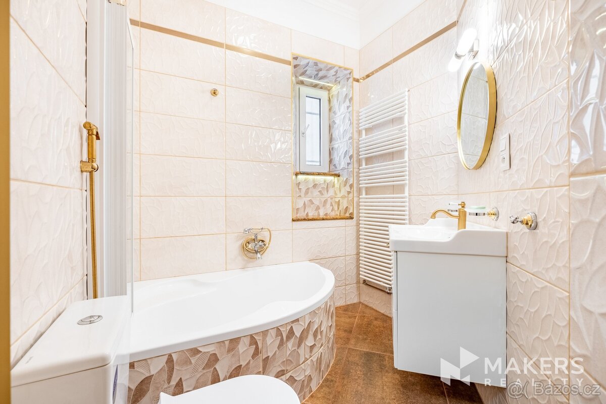 Prodej bytu 4+1, 120,5 m², historický dům, Teplice, ul. Na S - 16