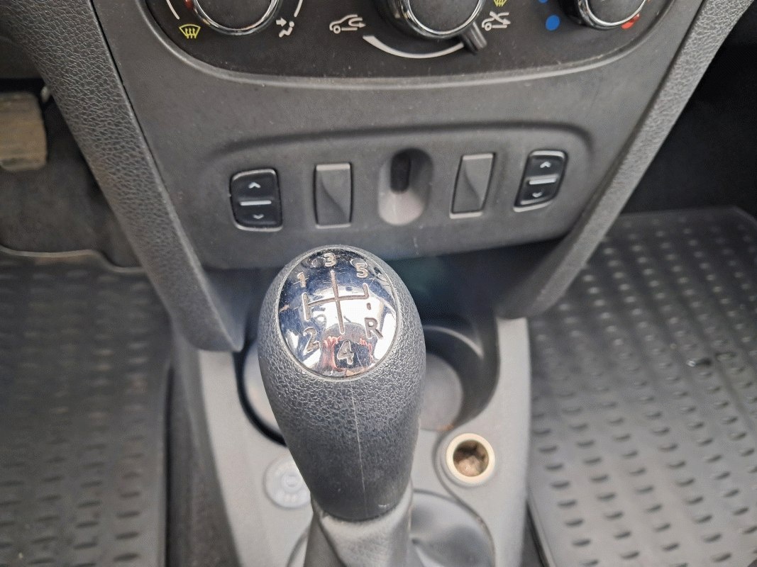 Dacia Logan 1.2 16V 55kW/LPG/ČR/1.majitel - 16