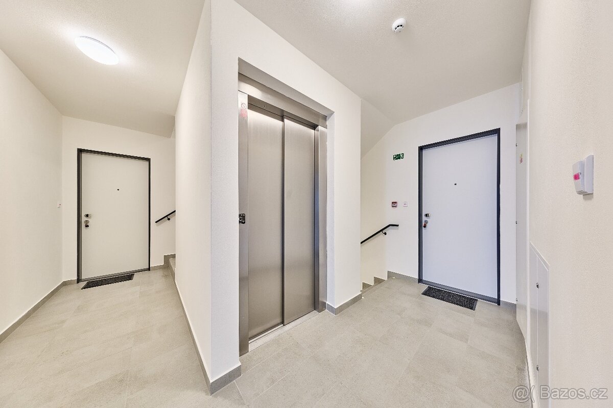 Prodej atypického bytu 4+kk s balkonem - 16