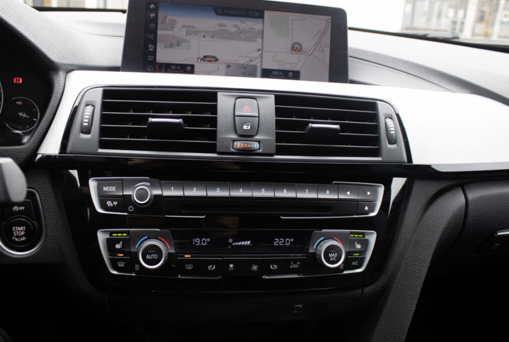 BMW 440i xDrive z roku 2018 - 16