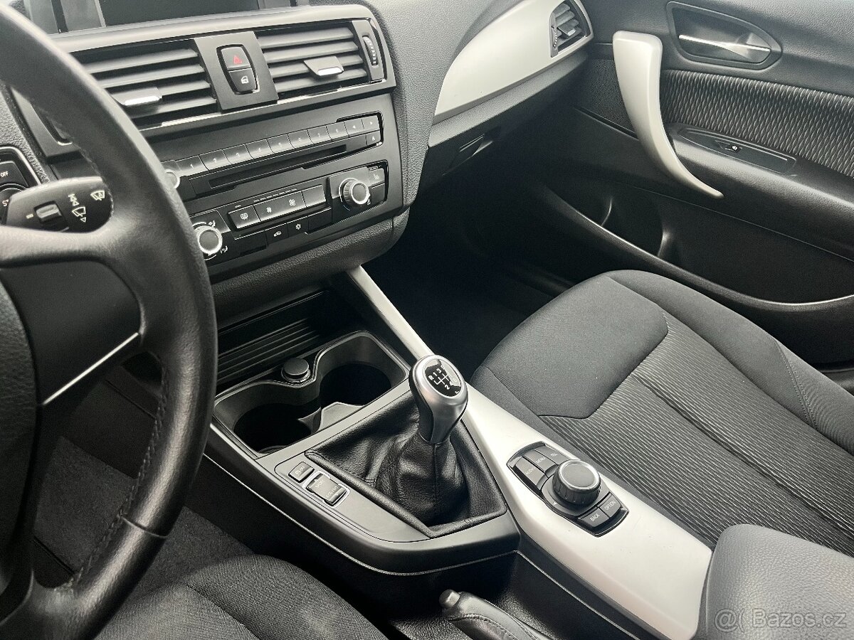 BMW 118i 100kW 2012 benzín - 16