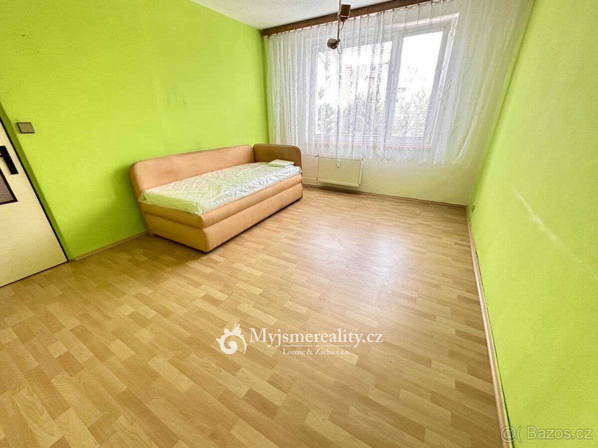 Pronájem bytu 3+1 75 m² včetně balkonu a sklepní kóje, Znojm - 16