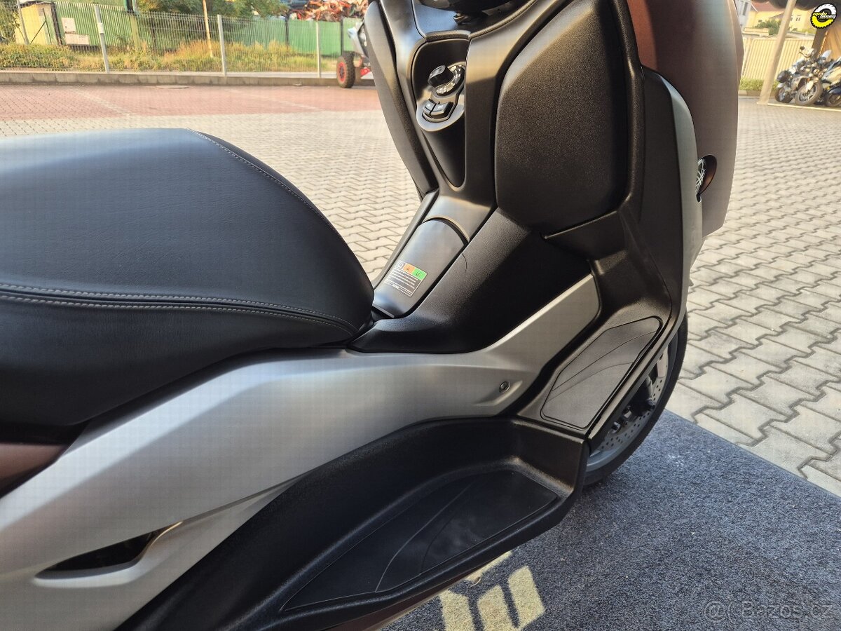 Yamaha X-Max 300 - 16