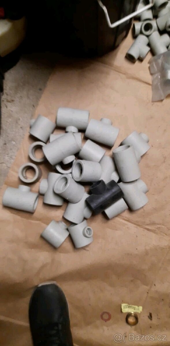 PE vodovodní potrubí a zbytky zahradních hadic 3/4" - 16