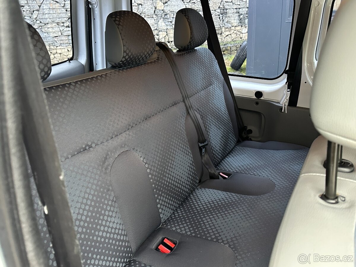 Renault Trafic 2009 - 16
