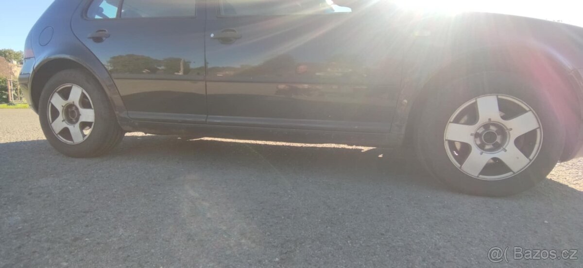 Prodám VW Golf 4 - 16
