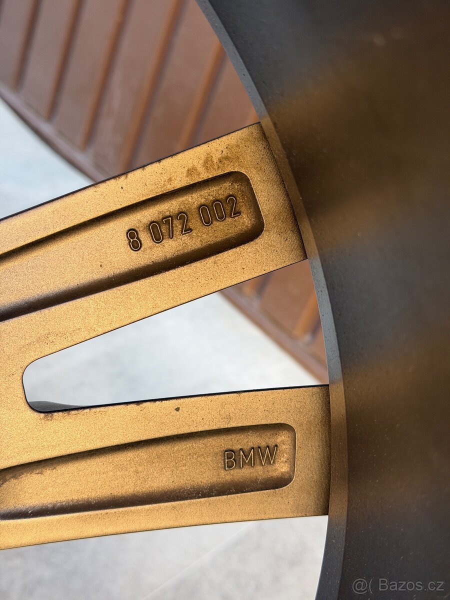 Bmw R22 Bmw X7 22” zimní 275/40 r22 315/35 R22 - 16