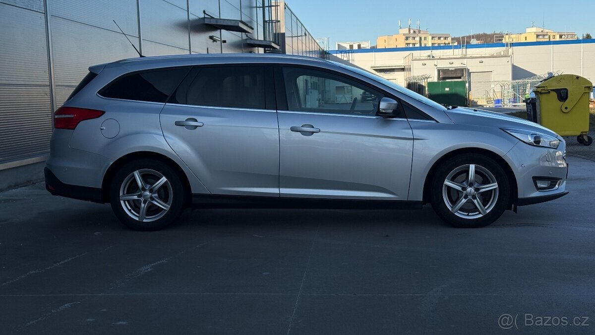 Ford Focus 1.5 EcoBoost Titanium - 16