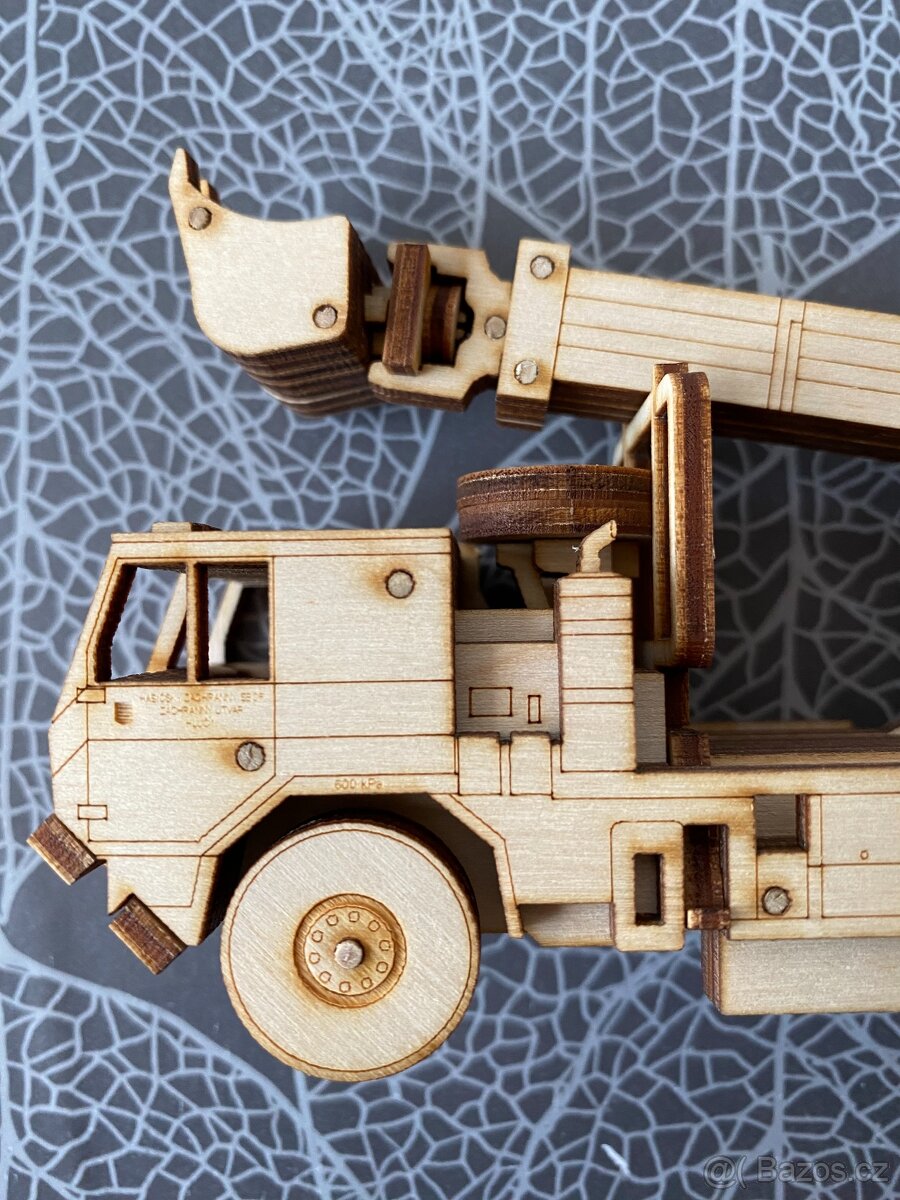 Nový dřevěný model TATRA 815-7 UDS - 16