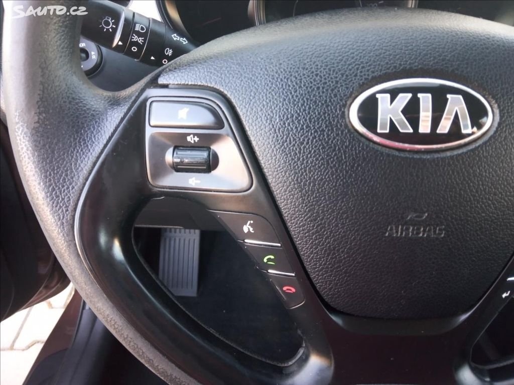 Kia Cee´d 1,4 CRDi 66kW KLIMA ESP - 16