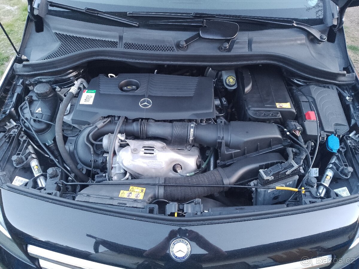 Mercedes Benz B180 - 16