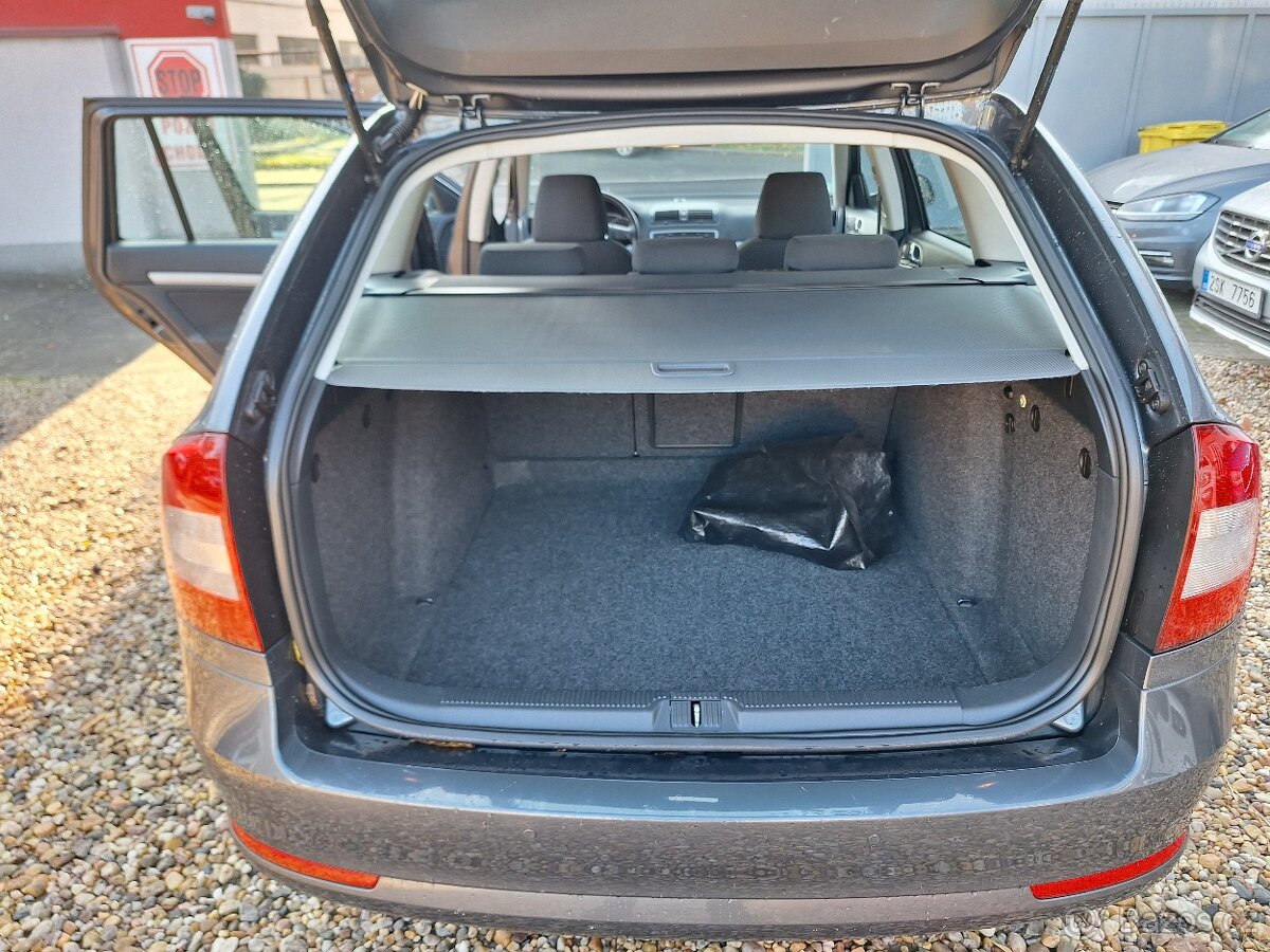 Škoda Octavia 1.6 TDi 77KW S.Kniha, Tažné zař. Ambi. Kombi - 16