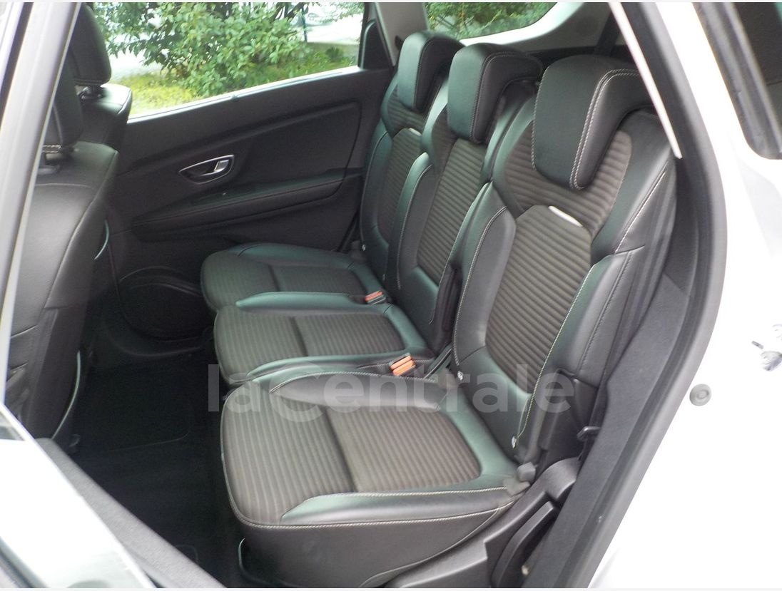 RENAULT Grand Scenic IV 1.7 dCi 120 BLUE INTENS 7 míst 2019 - 16