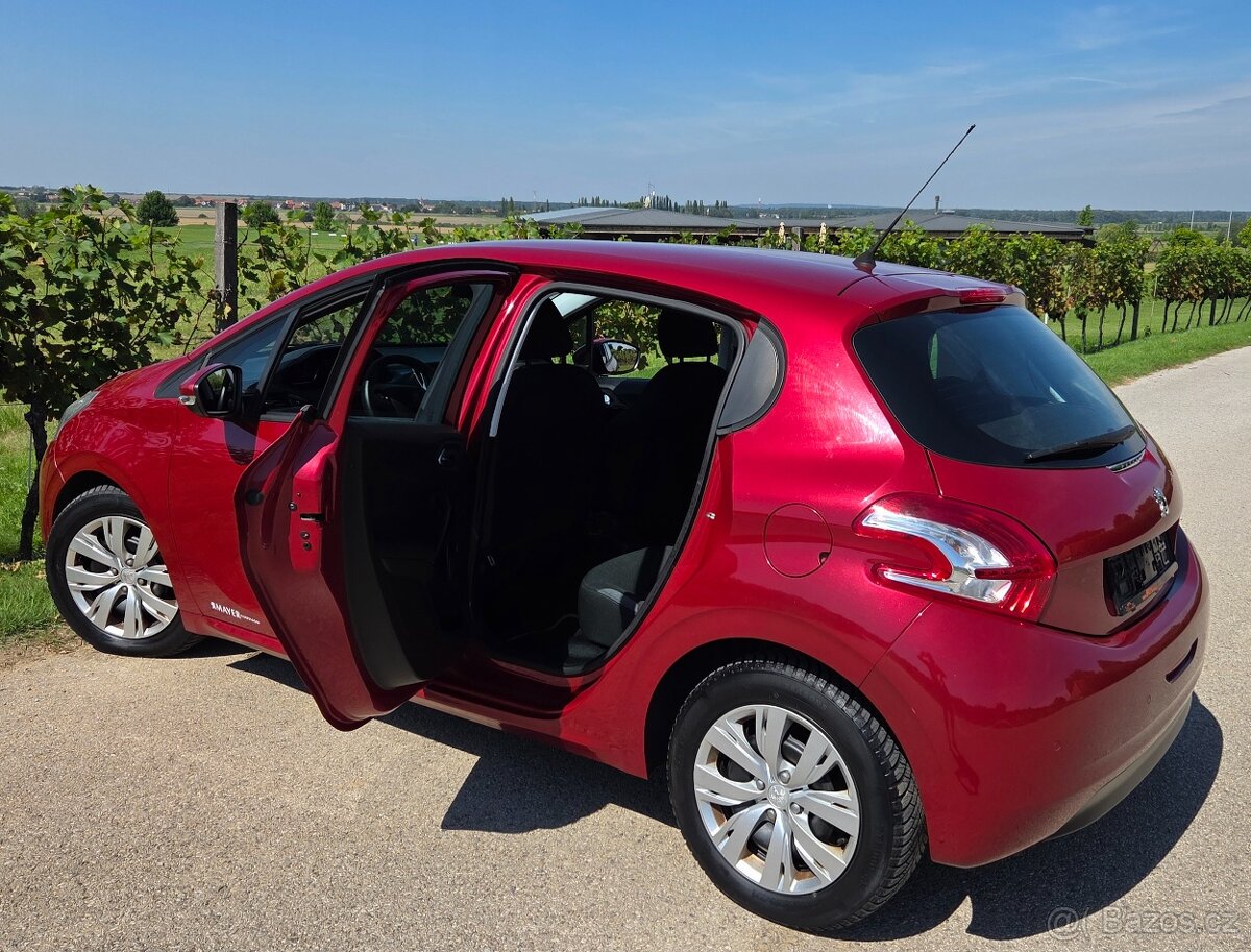 Peugeot 208 1.6 HDi 68KW/92 koní R.V.08/2012 - 16