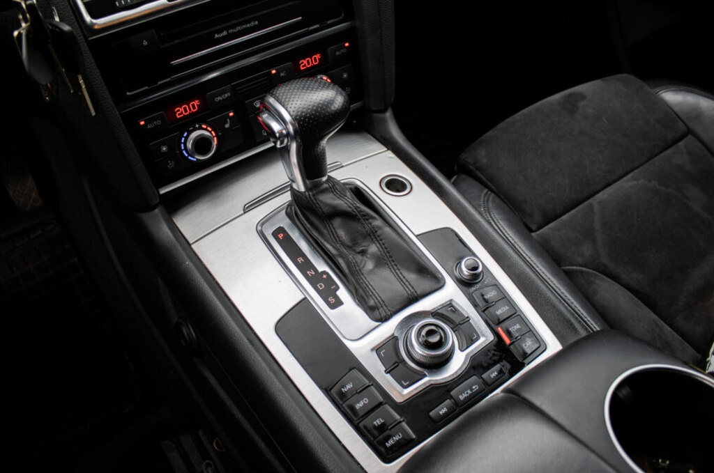 Audi Q7 3.0 TDI quattro Tiptronic S-line (2011) - 16