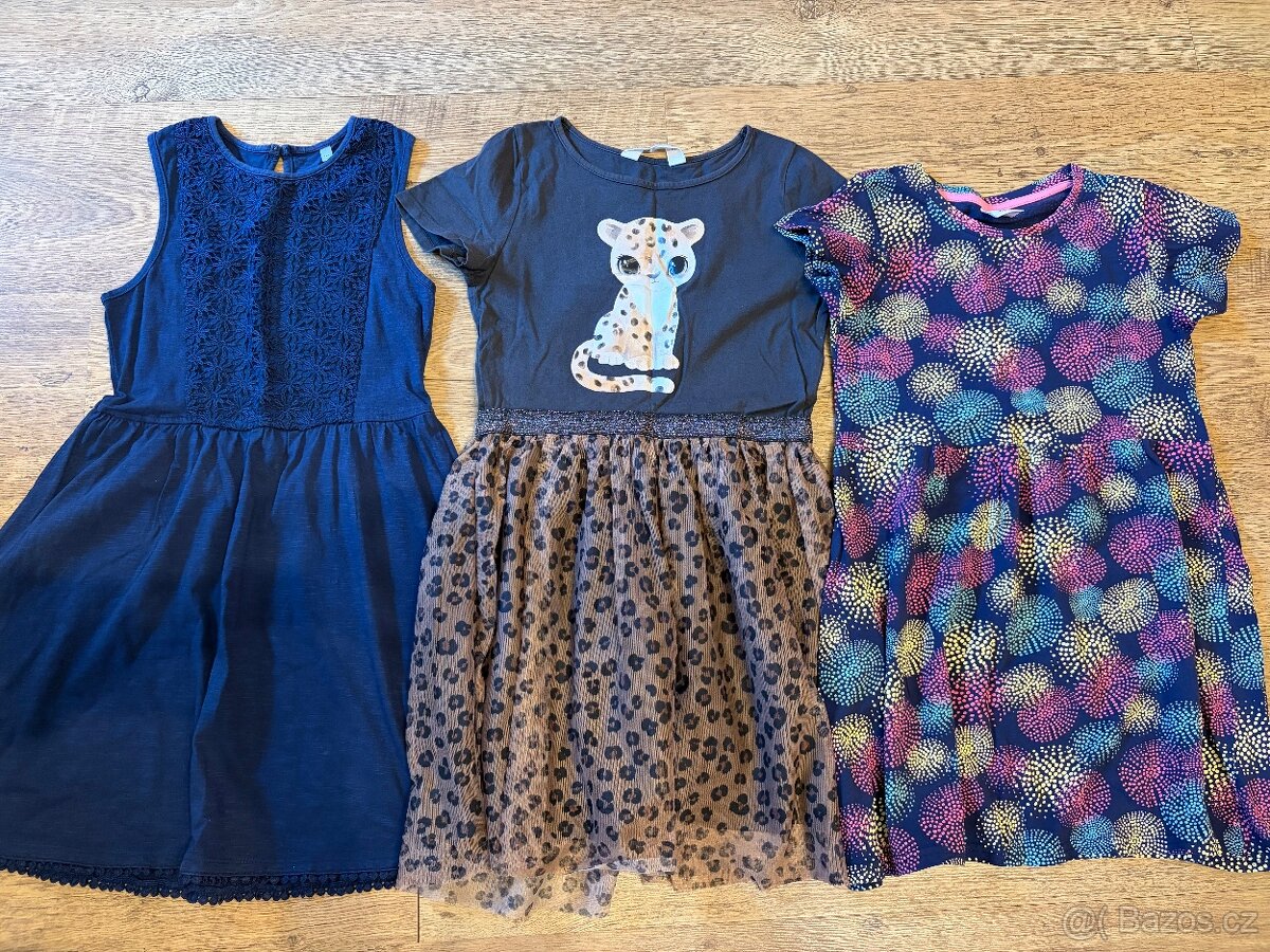 Balík oblečení pro holčičku 134-140, kusů 19ks, bunda next - 16