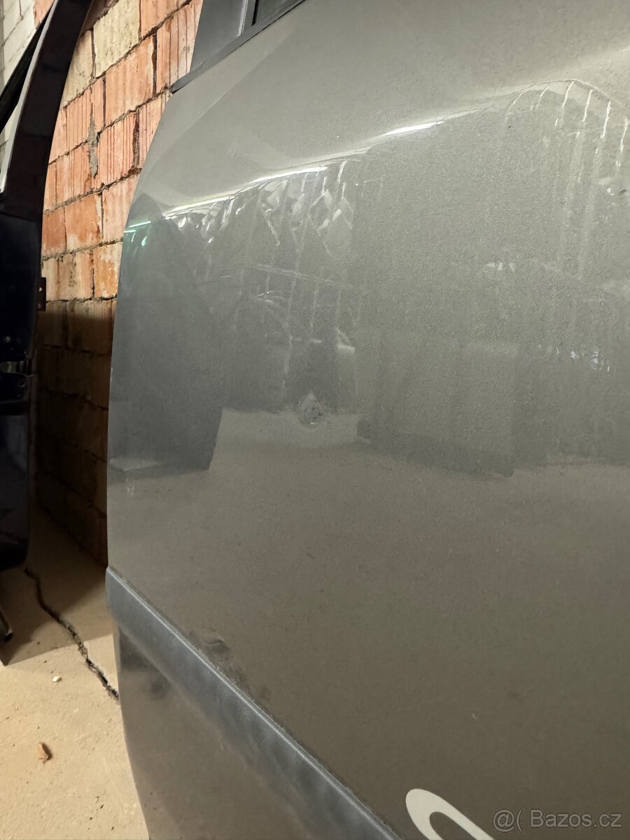 VW Touran 2010, LZ dveře - 16