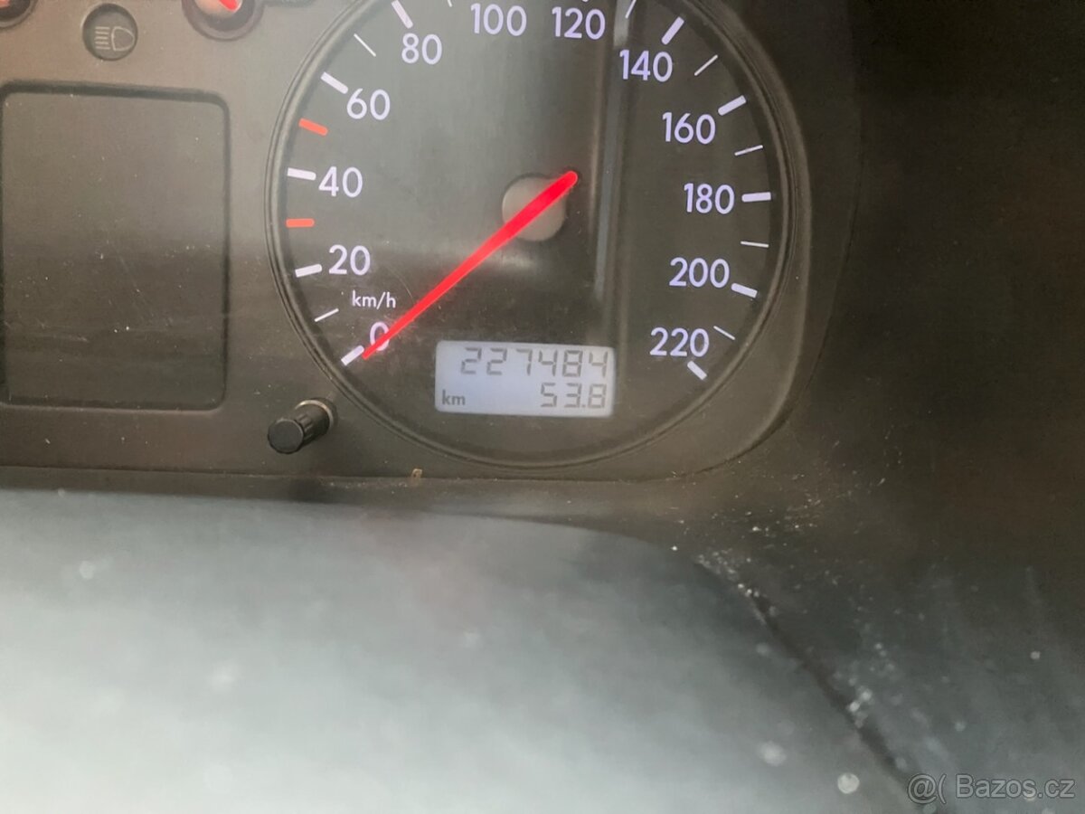 Predám VW T4 Transporter 2,5 Tdi syncro - 16