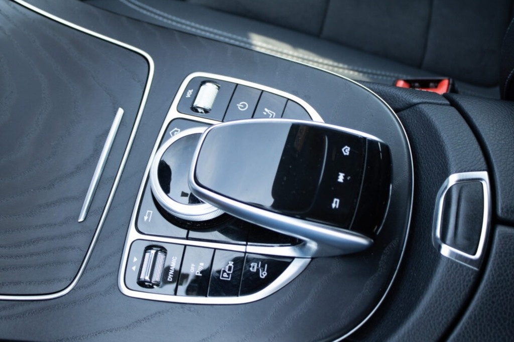 Mercedes Benz E 300 de T Avantgarde (2020) - 16