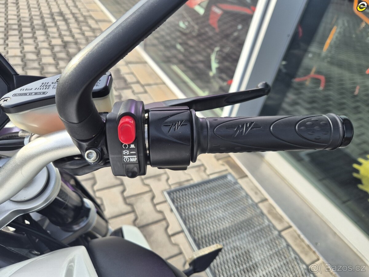 MV Agusta Brutale 675 - 16